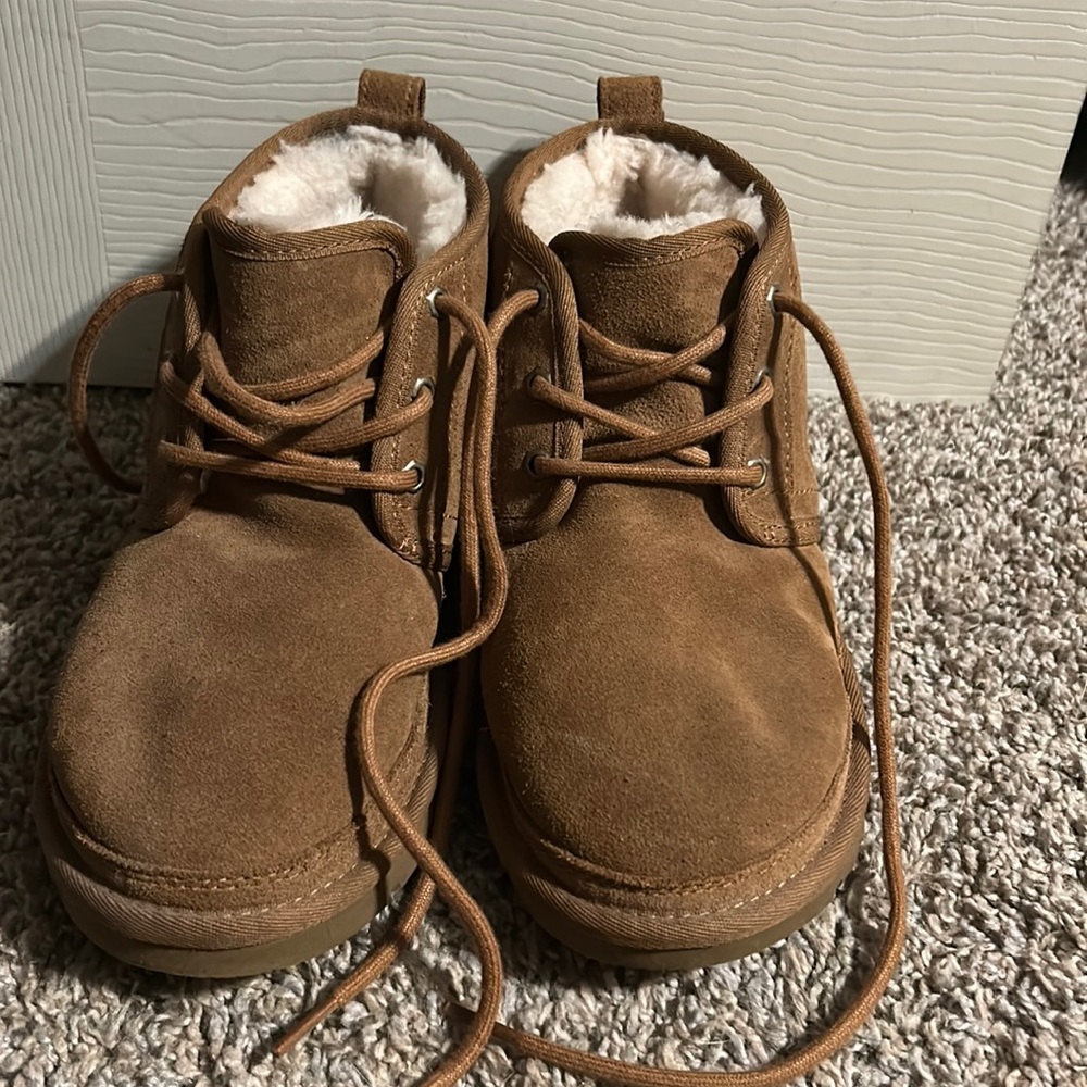 Size 7 uggs! Worn once! Practically brand new!